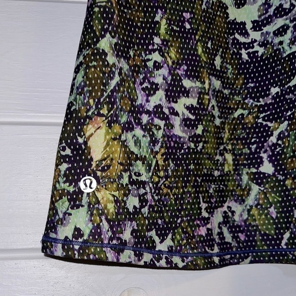 Lululemon RARE Amala Multicolor Floral Tank Built-In Bra Medium Support Sz 8 C/D - Picture 7 of 9